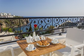 Wise Hotel & Spa