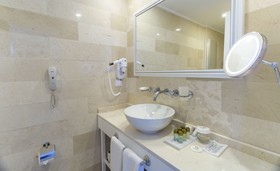 Wise Hotel & Spa