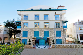 Dam Hotel Lara