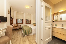 Zemira Garden Hotel