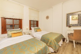 Zemira Garden Hotel
