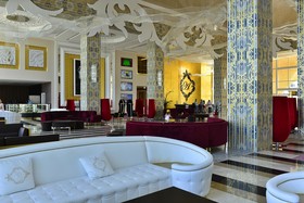 Azura Deluxe Resort & Spa Hotel