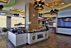 Azura Deluxe Resort & Spa Hotel