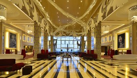Azura Deluxe Resort & Spa Hotel