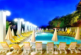Club Aqua Plaza