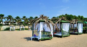 Club Aqua Plaza