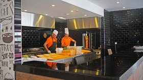 Club Aqua Plaza
