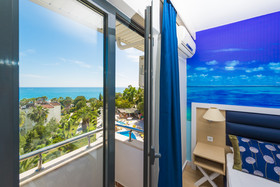 Club Aqua Plaza