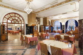 Rose Garden Premium Hotel