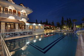 Rose Garden Premium Hotel