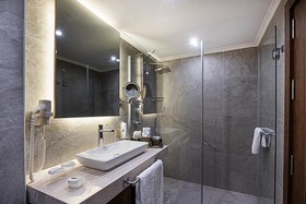 Rixos Sungate