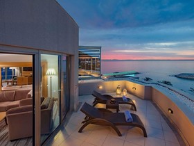 Rixos Sungate