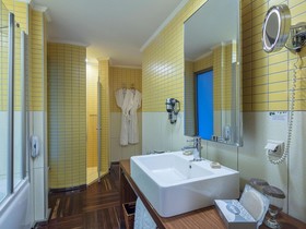 Rixos Sungate