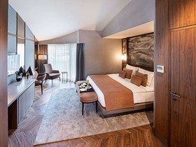 Rixos Sungate