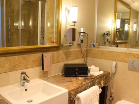 Calista Luxury Resort