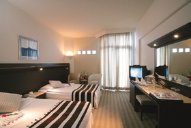 Green Max Hotel