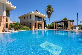 The Wind Sycamore Holiday Villas