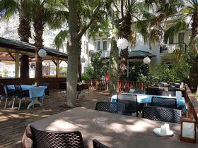 Canada Hotel & Bungalows