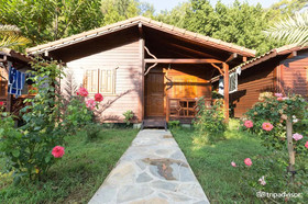 Canada Hotel & Bungalows