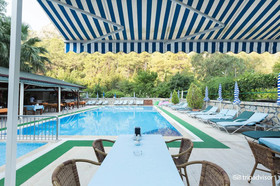 Canada Hotel & Bungalows