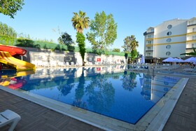 Q Ella Beach Hotel