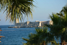 Hira Hotel