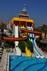 Well Palace Side