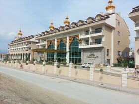 Well Palace Side