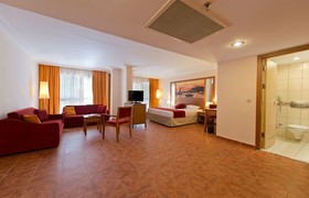 Seven Seas Hotel Life