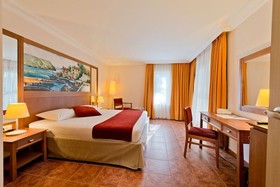 Seven Seas Hotel Life