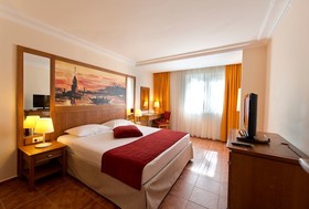 Seven Seas Hotel Life