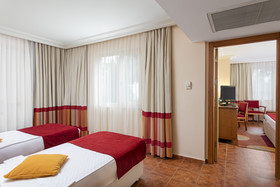 Seven Seas Hotel Life