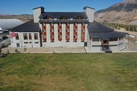 West Davraz Hotel