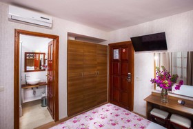 Aqua Princess Hotel