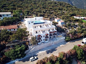 Blue Island Luxury Hotel