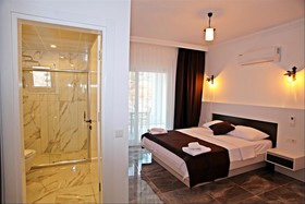 Blue Island Luxury Hotel