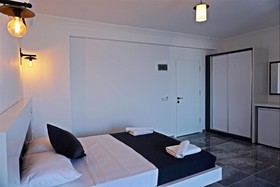 Blue Island Luxury Hotel