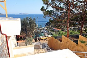 Blue Island Luxury Hotel