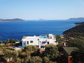 Blue Island Luxury Hotel