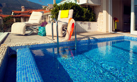 Peninsula Gardens Hotel & Beach
