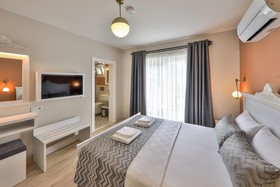 Lora Kas Otel