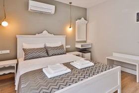 Lora Kas Otel
