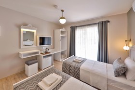 Lora Kas Otel