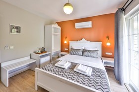 Lora Kas Otel