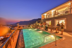 Un Amor The Hotel