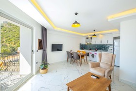Yosun Apart