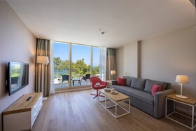 Akra Kemer