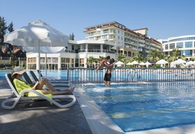 Akra Kemer