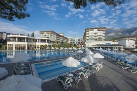 Akra Kemer