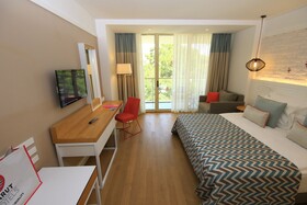Akra Kemer